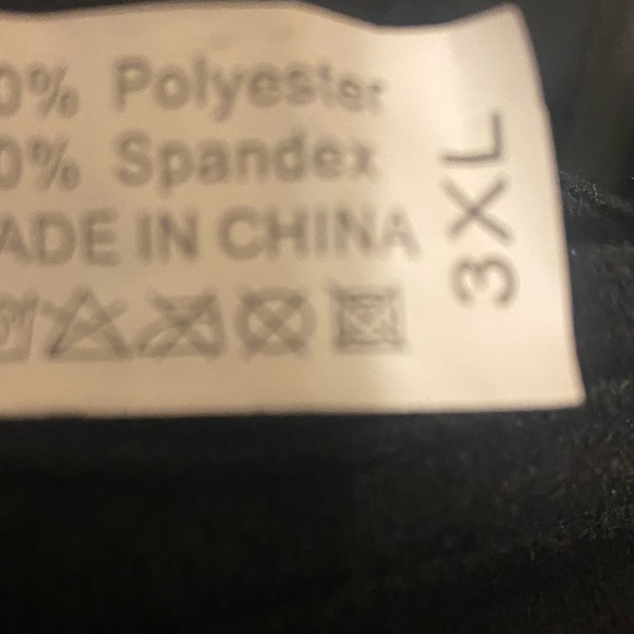 Women’s black faux leather Halter top /vest. zips and laces. Sexy and 🔥 … - Picture 5 of 6